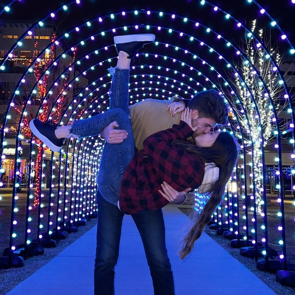 Jordan Tuinstra - Poshmark Profile Picture of Jordan Tuinstra (@jordan_tuinstra) on Poshmark