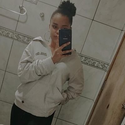 Profile Picture of Janees Danielly (@DaniellyJames) on Twitter