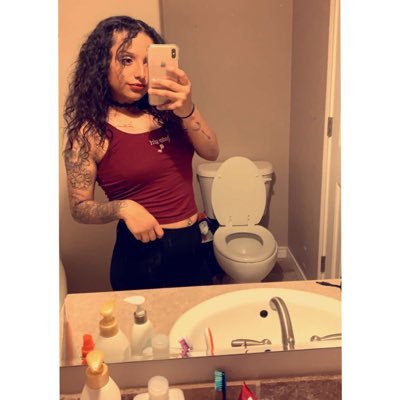 Profile Picture of Daisy (@daisy_malagon) on Twitter