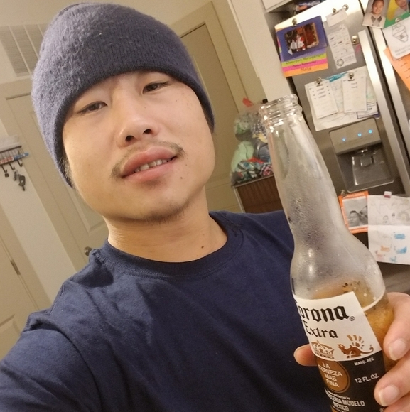 Profile Picture of Trance Vang (@toua) on Poshmark