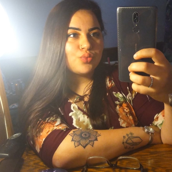 Profile Picture of Joni Casey (@joni1998) on Poshmark