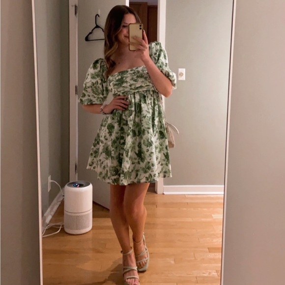 Profile Picture of Madeline Catlow (@madelinecatlow) on Poshmark