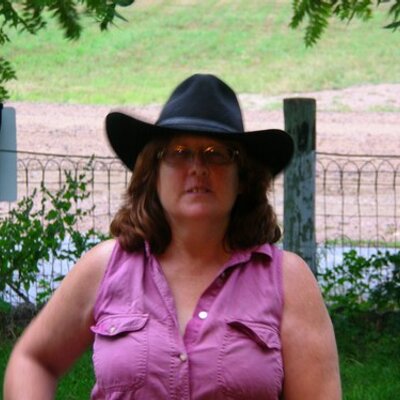 Profile Picture of Pat Alger (@AlpacaLadyco) on Twitter