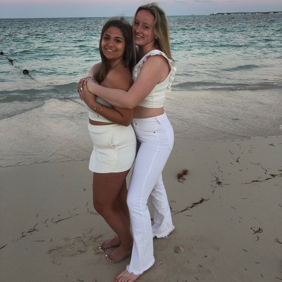 Profile Picture of Grace Hardester (@ghardester) on Poshmark