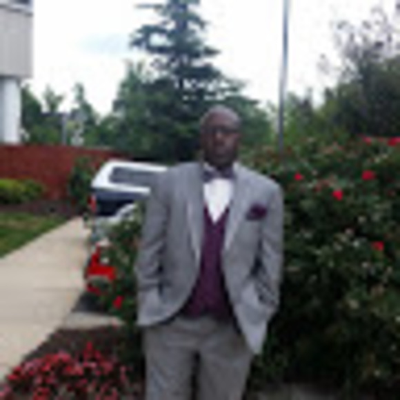 Profile Picture of Aaron Jefferson (@aaronalj) on Poshmark