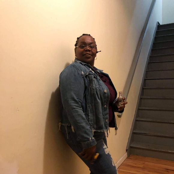 Profile Picture of Yolanda Edwards (@londalonda651) on Poshmark
