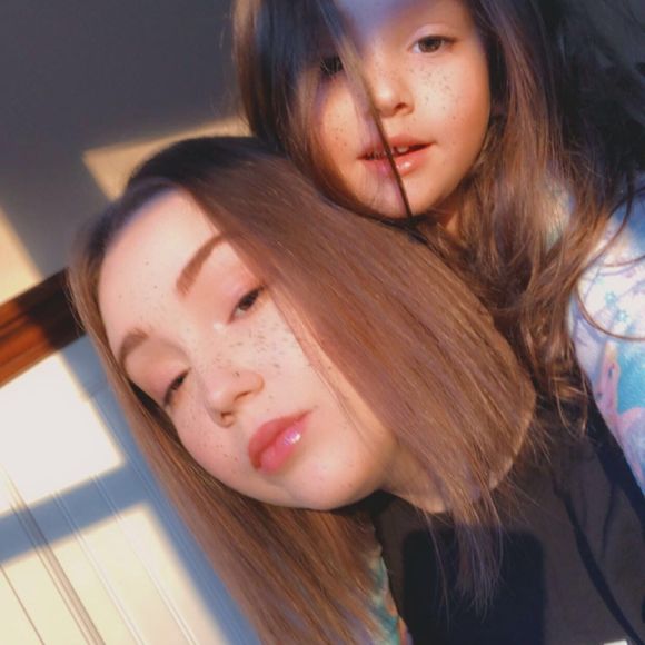 Profile Picture of Cloey Karras (@cloey_karras) on Poshmark