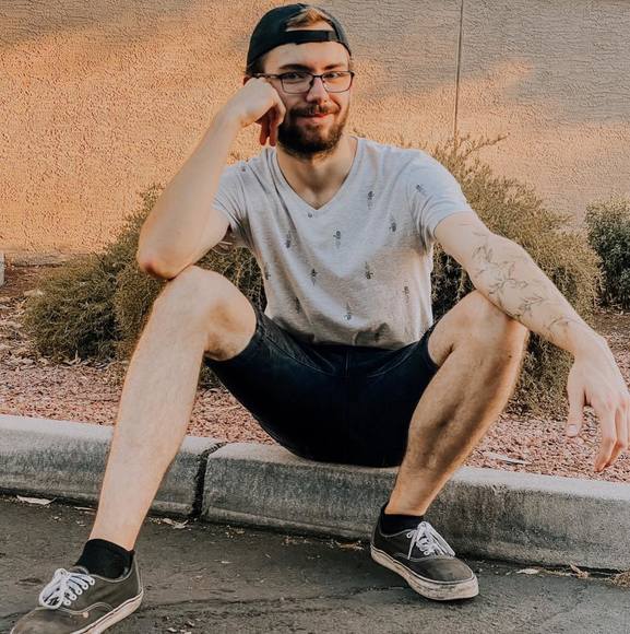 Jason Dahlby - Poshmark Profile Picture of Jason Dahlby (@jasondahlby) on Poshmark