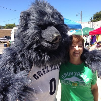 Profile Picture of Lisa McGee (@Nirvonia) on Twitter