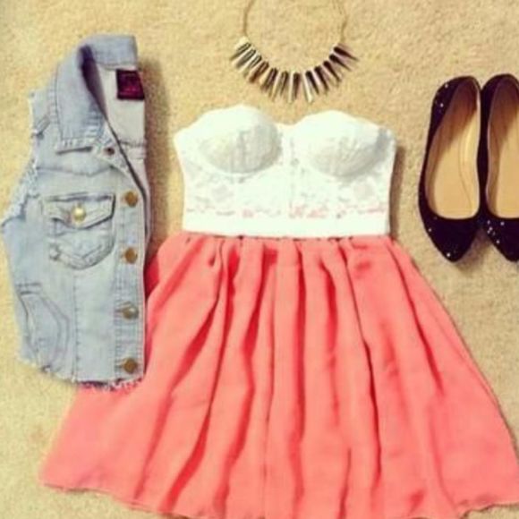 Profile Picture of Ellie Radliff (@cutetumblrcloth) on Poshmark