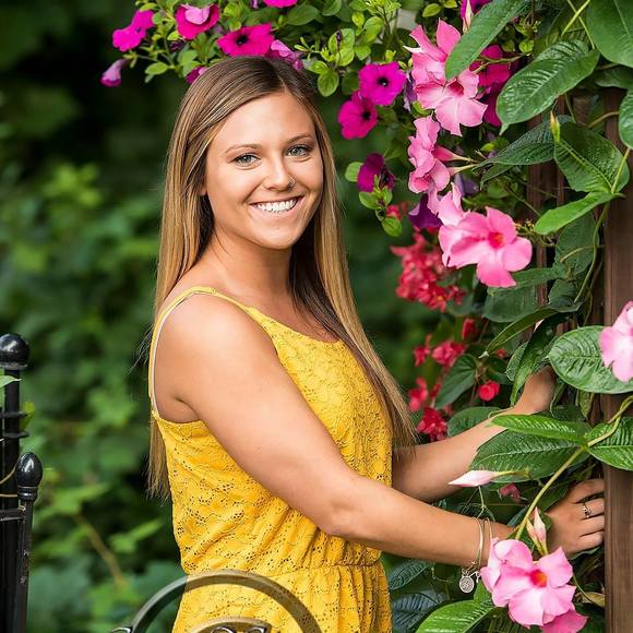 Profile Picture of Alexa Halprin (@alexahalprin) on Poshmark