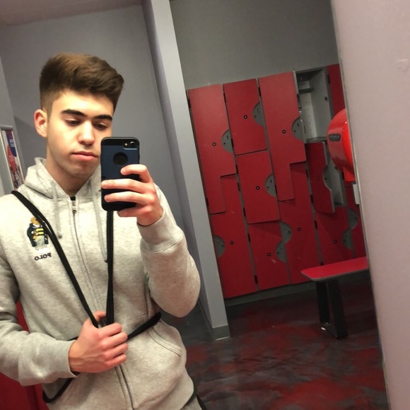 Profile Picture of Brandon Bartle (@brandonbartle) on Poshmark