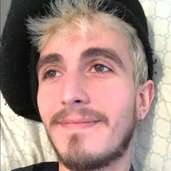 Profile Picture of Tyler Aigotti (@tylerlany) on Poshmark