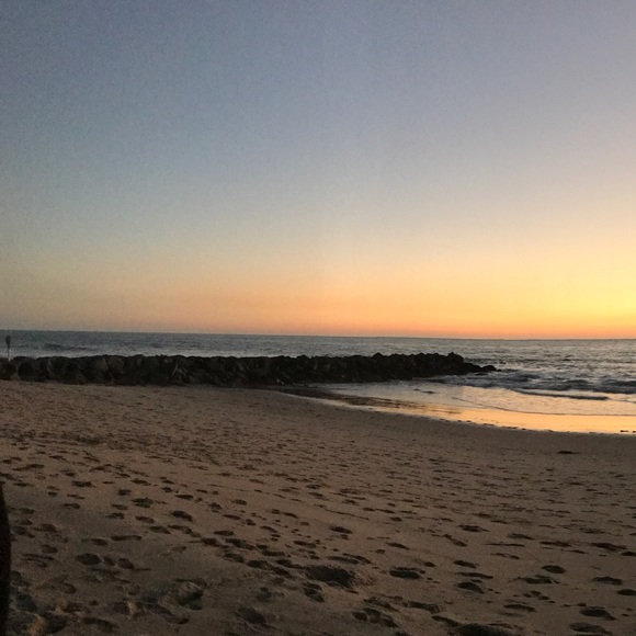 Profile Picture of Kelly Royere (@kellybellyyy) on Poshmark