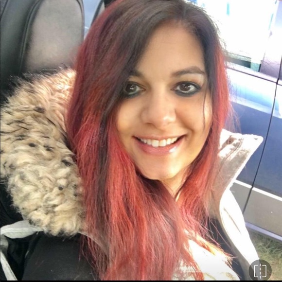 Profile Picture of Natalie Adams (@talianne) on Poshmark
