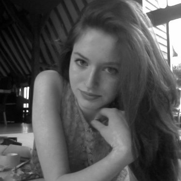 Profile Picture of Olivia Brett (@TheWardenx) on Twitter