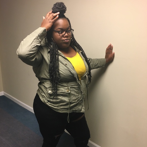 Profile Picture of Alexis Hixson (@ahixson2018) on Poshmark