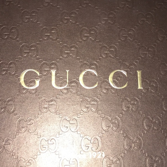 Profile Picture of Diamond Olier (@diamondmarks) on Poshmark