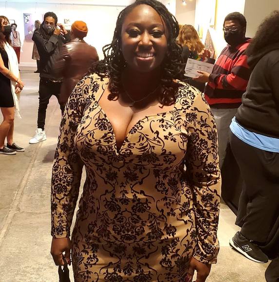 Profile Picture of Sharley Mciver (@sharleymj) on Poshmark