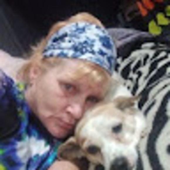 Profile Picture of Dawnmichelle Cassaro (@dawnmichellec) on Poshmark