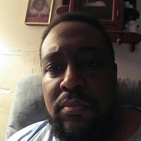Profile Picture of Travis Timmons (@tdt1582) on Poshmark