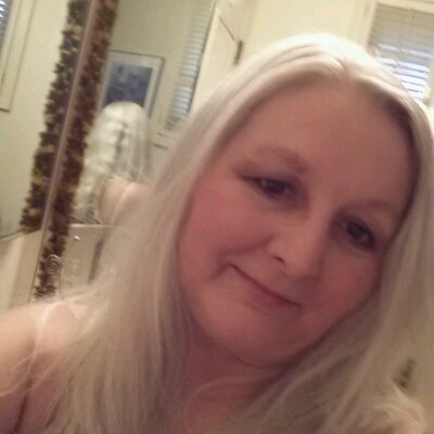 Profile Picture of Donna Crabtree (@bookbedazzled) on Twitter