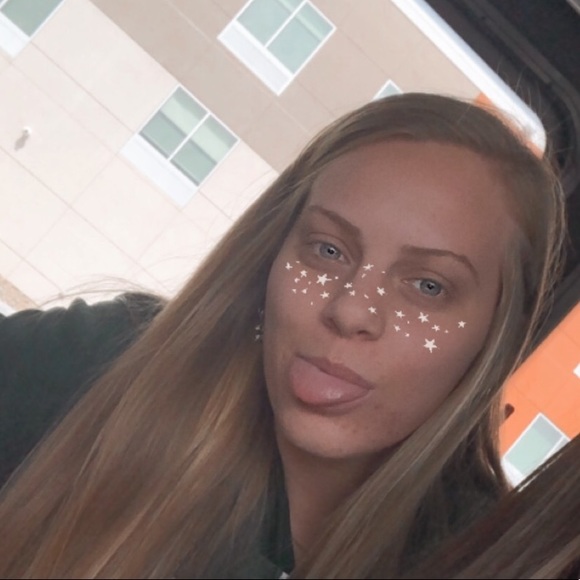 Profile Picture of Shannon Mulkey (@shannonmulkey) on Poshmark