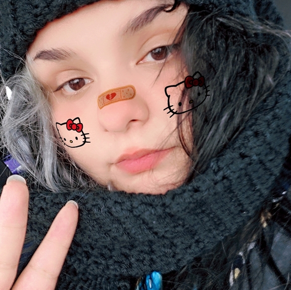 Profile Picture of Elizabeth Parr (@elivparr) on Poshmark