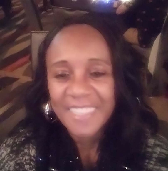 Profile Picture of Carol Eddens (@sweetcake1962) on Poshmark