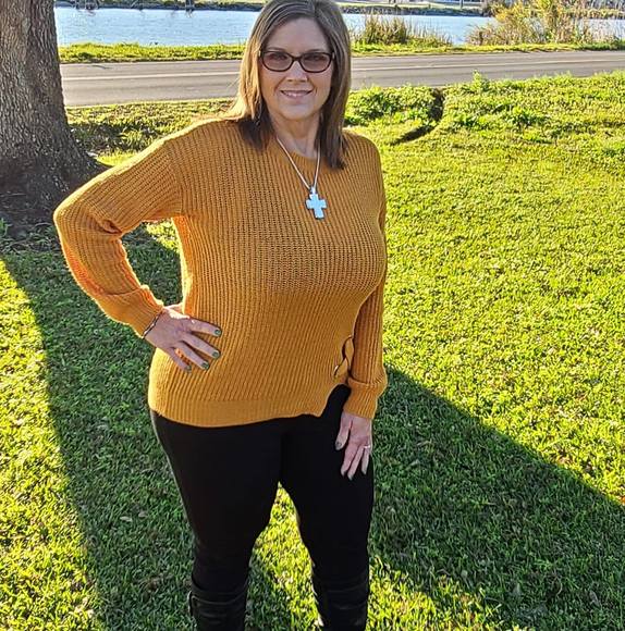 Profile Picture of Stefanie Allemand (@sallemand) on Poshmark