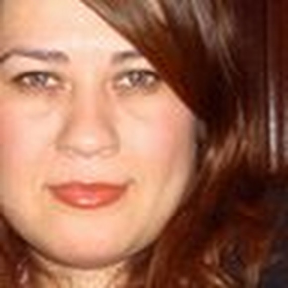 Profile Picture of Lupe Luna (@lupoldina77) on Poshmark