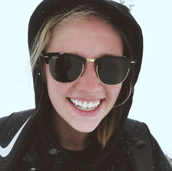 Profile Picture of Haley Hoffman (@haleyhoffman_) on Poshmark