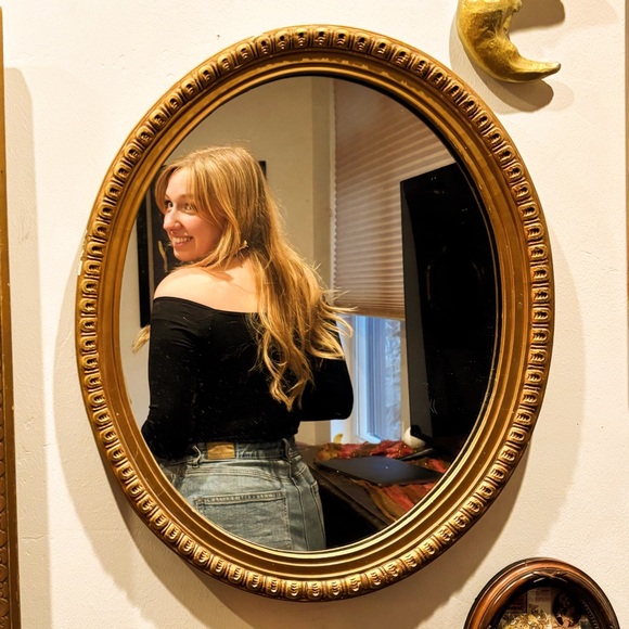 Profile Picture of Carolyn Stuart (@carolynrennie) on Poshmark