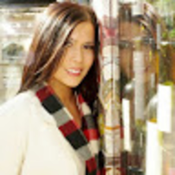 Profile Picture of Kathy Ayun (@halet2011) on Poshmark