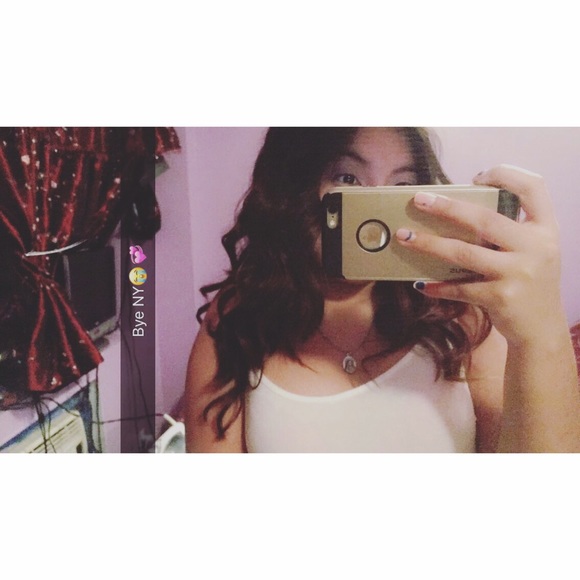 Profile Picture of Diana Dutan (@dutannn) on Poshmark