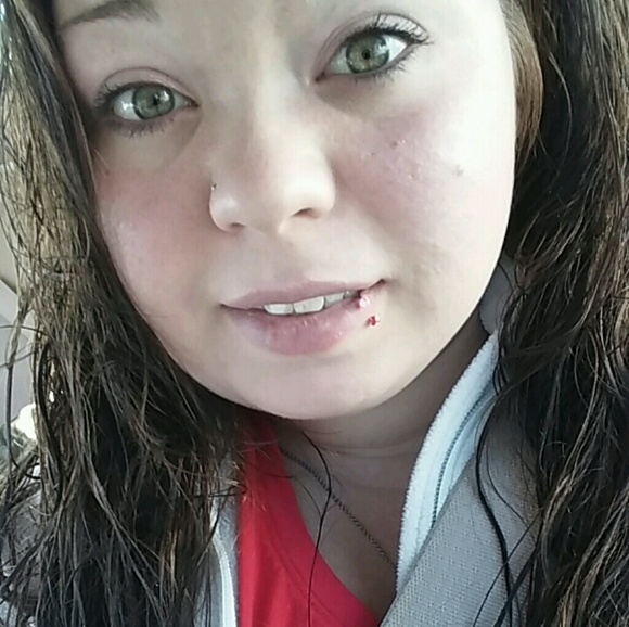 Profile Picture of Tonya Duffy (@lil_hottie_3468) on Poshmark