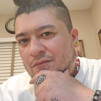 Profile Picture of Christopher Albelo (@Christo03574638) on Twitter