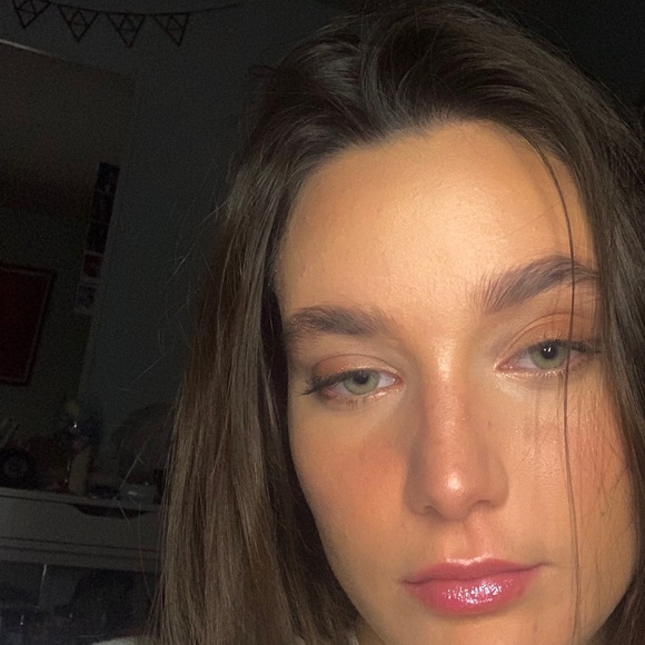 Profile Picture of Tess Clayville (@contessah) on Poshmark