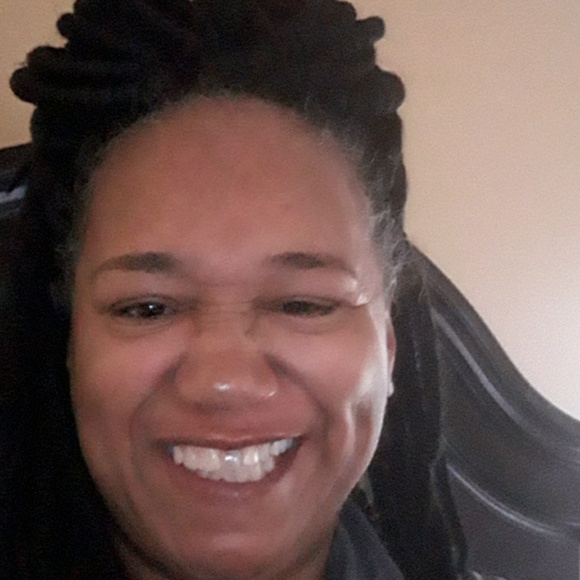 Profile Picture of Annette Sanders (@casanders2001) on Poshmark