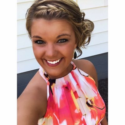 Profile Picture of Alexis Kate Brown (@alexis_kate22) on Twitter