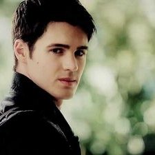 Profile Picture of Jeremy Gilbert (@isabella_salv) on Twitter