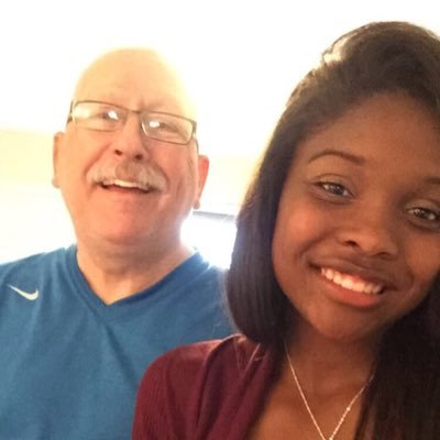 Profile Picture of Robert Erwin (@BigErwin52) on Twitter