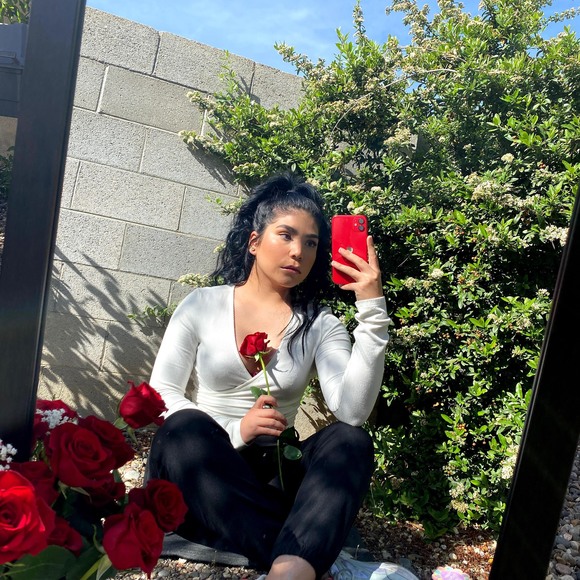 Profile Picture of Rokhsar Esar (@rokhsar_esar) on Poshmark