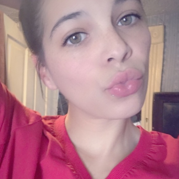 Profile Picture of Tabatha Stewart (@tabz__) on Poshmark