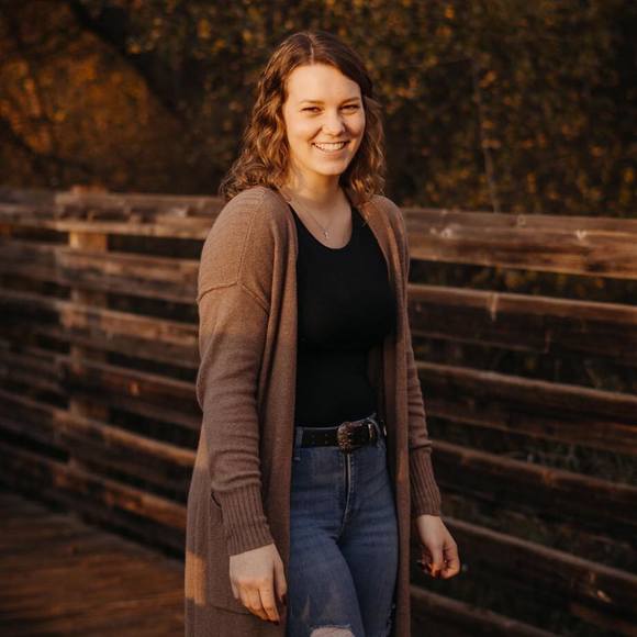 Profile Picture of Katelynn Cantrell (@kkcantrell18) on Poshmark