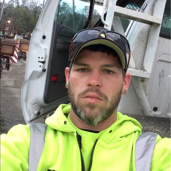 Profile Picture of Jerry Cooper (@jcooper3085) on Poshmark