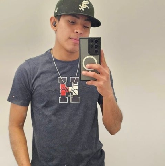 Profile Picture of Hernández Omar (@omarroblez781) on Poshmark