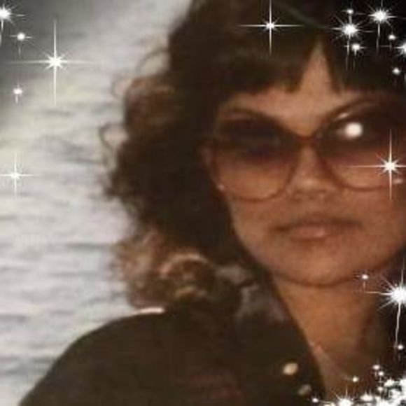 Profile Picture of Farisha Mohammed (@fmohamme) on Poshmark