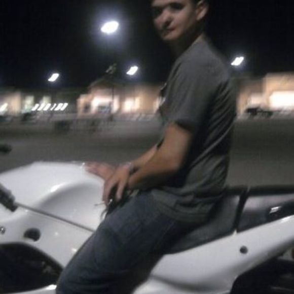 Profile Picture of Denise Staniec (@denisestaniec) on Poshmark