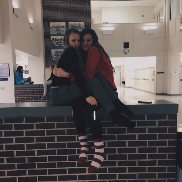 Profile Picture of Wynter Vanderzyl (@wyntervanderzyl) on Poshmark